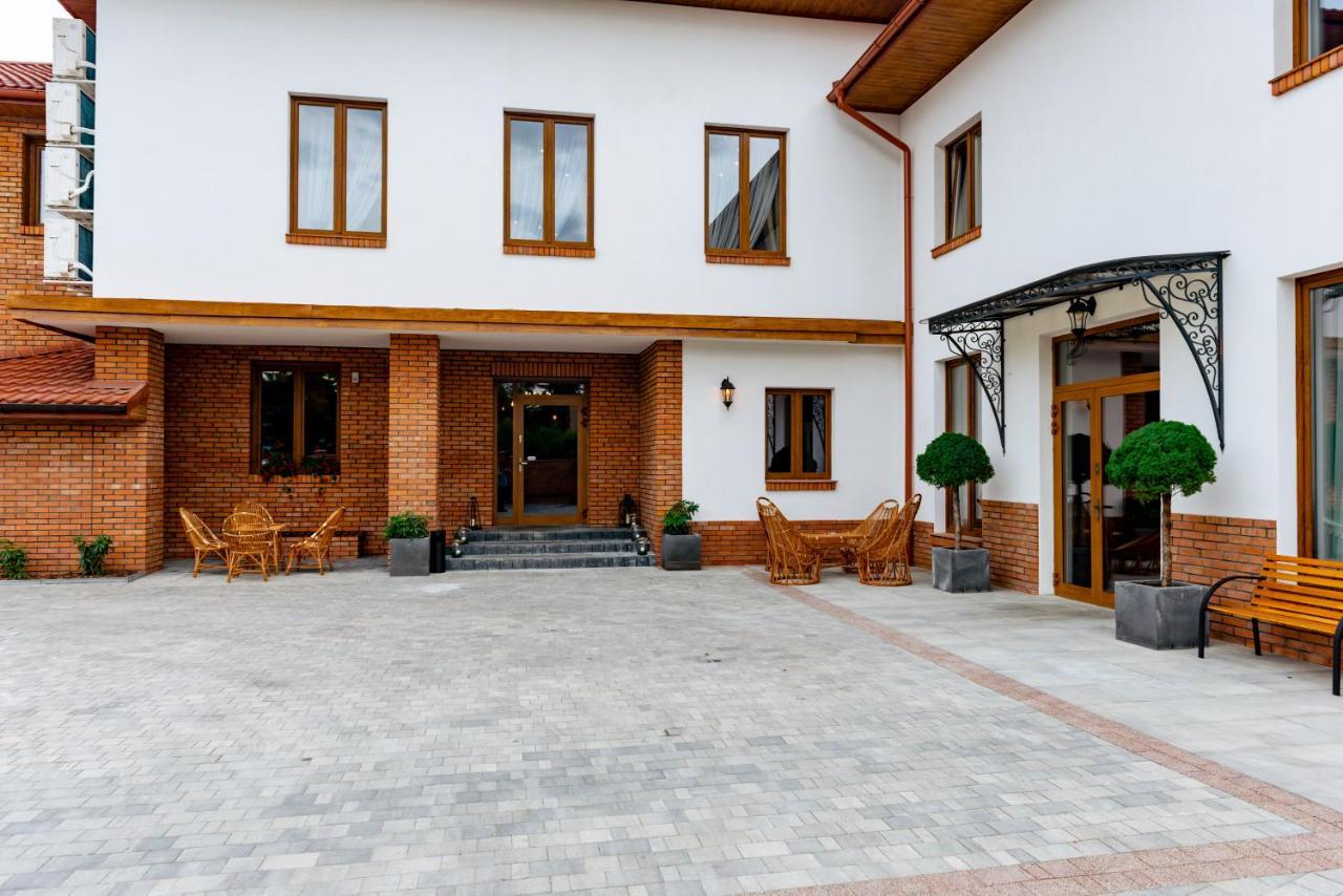 Hotel Gosciniec Ceglane Katy Dwikozy Exterior foto